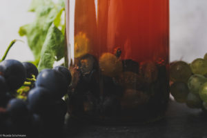 Kombucha mit Trauben fermentiert
