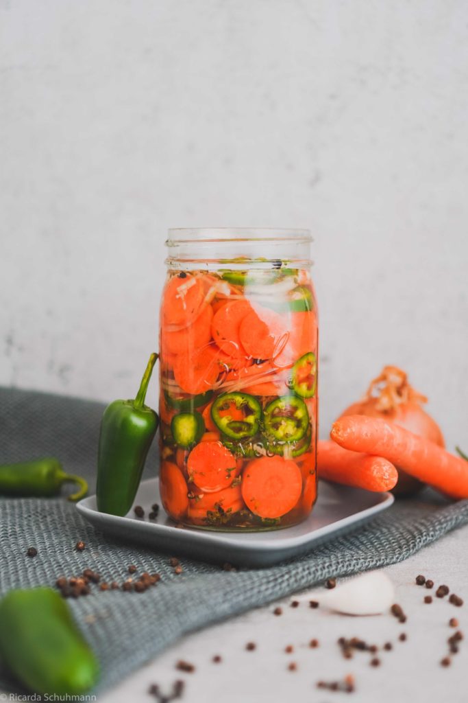 Würziger Karotten-Jalapeno-Mix 4 Wochen fermentiert 