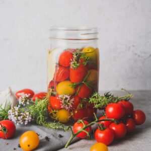 Fermentierte Tomaten mit mediterranem Flair