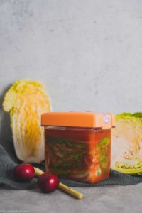 Kimchi mit Pflaumen und Wirsing