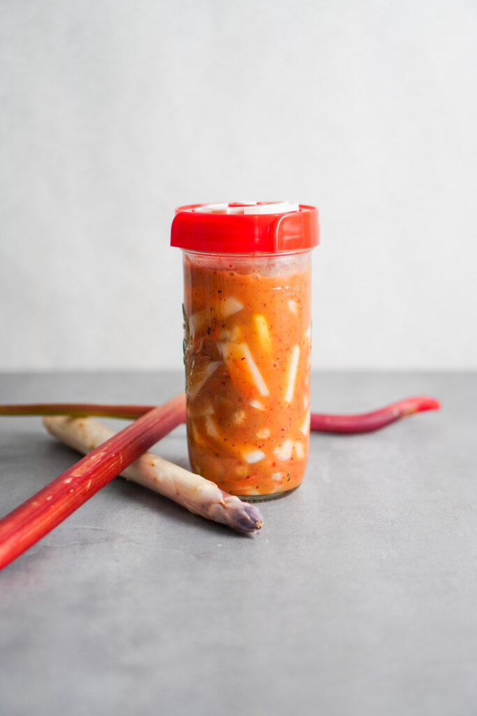 Kimchi aus Spargel und Rhabarber